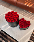 Rundboks med 17 røde roser